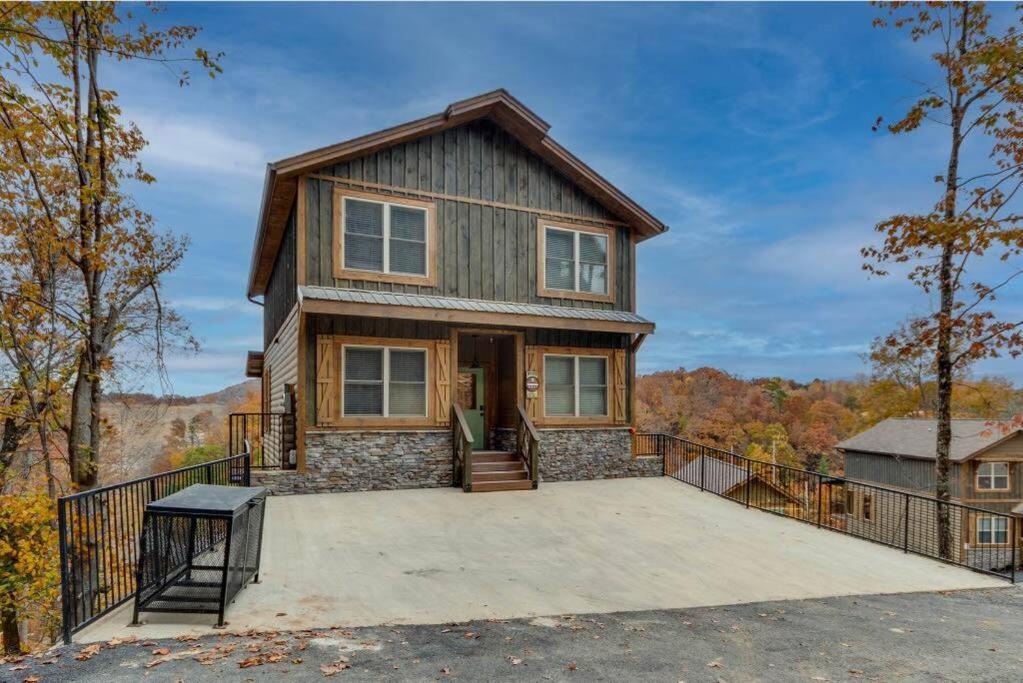 Blue Moon Ridge: Brand New Cabin! 5 Bedrooms, Pool/Hot Tub, Theatre Pigeon Forge Exterior photo