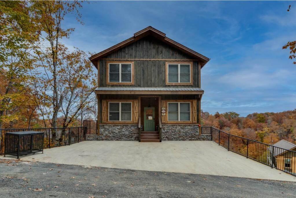 Blue Moon Ridge: Brand New Cabin! 5 Bedrooms, Pool/Hot Tub, Theatre Pigeon Forge Exterior photo