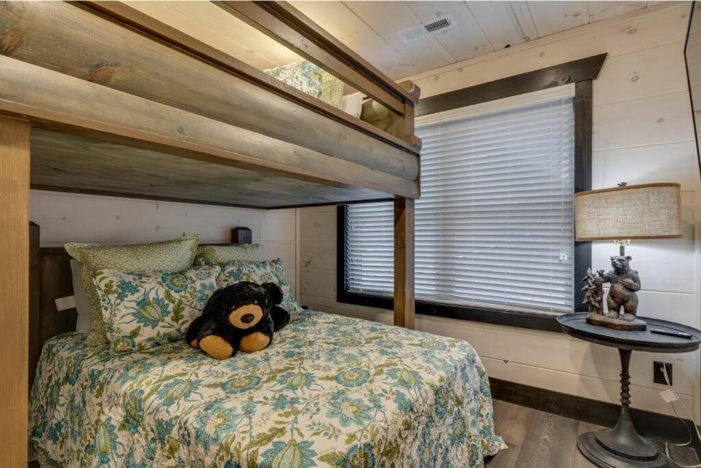 Blue Moon Ridge: Brand New Cabin! 5 Bedrooms, Pool/Hot Tub, Theatre Pigeon Forge Exterior photo