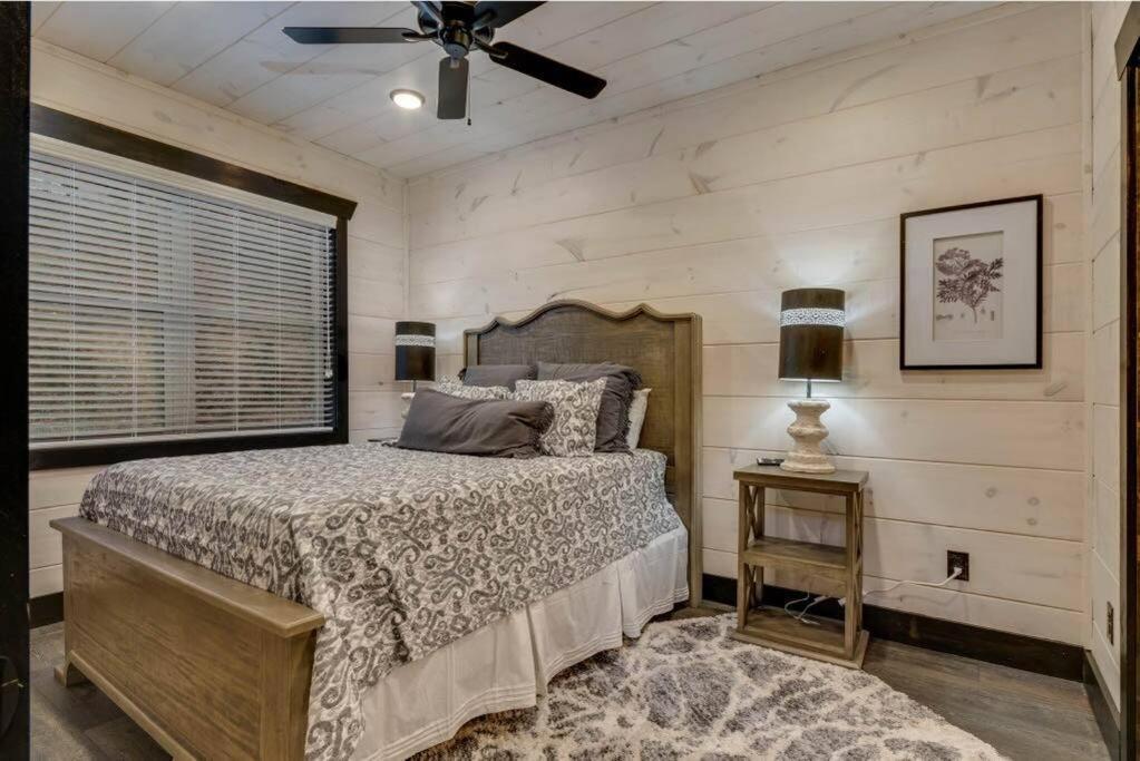Blue Moon Ridge: Brand New Cabin! 5 Bedrooms, Pool/Hot Tub, Theatre Pigeon Forge Exterior photo