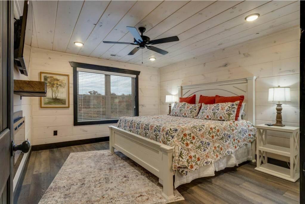 Blue Moon Ridge: Brand New Cabin! 5 Bedrooms, Pool/Hot Tub, Theatre Pigeon Forge Exterior photo