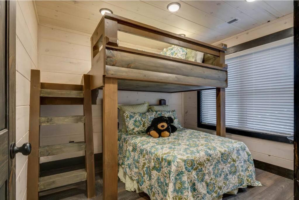 Blue Moon Ridge: Brand New Cabin! 5 Bedrooms, Pool/Hot Tub, Theatre Pigeon Forge Exterior photo