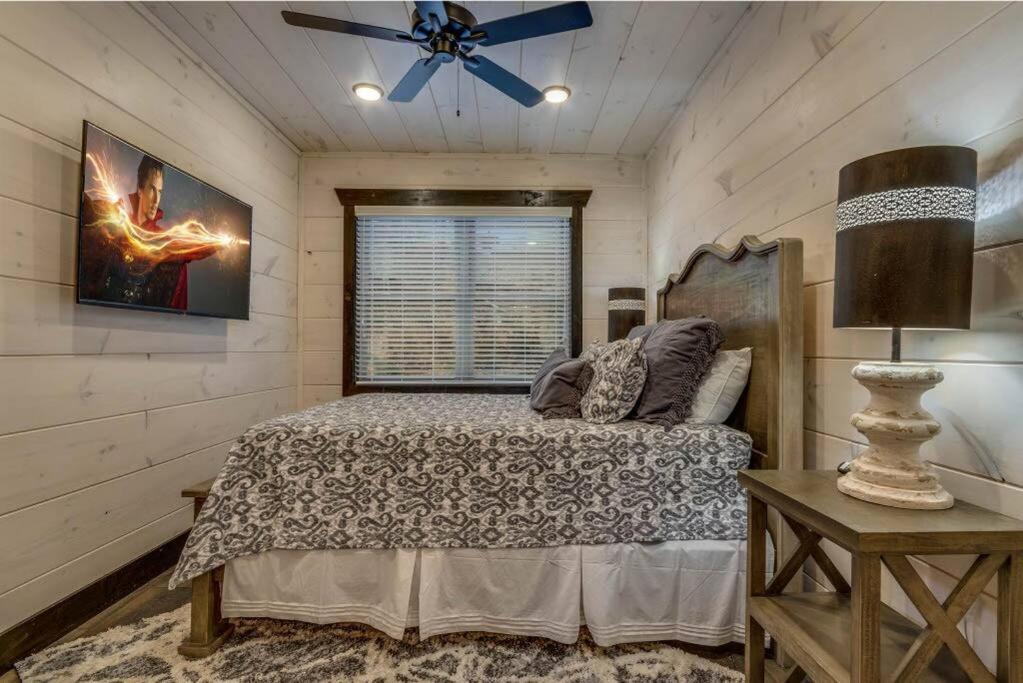 Blue Moon Ridge: Brand New Cabin! 5 Bedrooms, Pool/Hot Tub, Theatre Pigeon Forge Exterior photo